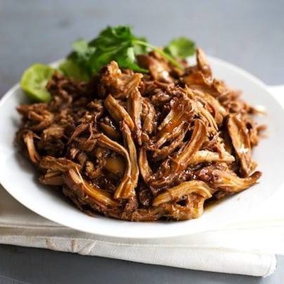 Honey Glazed Crockpot Chicken Adobo - simple pantry ingredients, hardly any hands-on time, 200 calories. | https://fatloss-update.fit